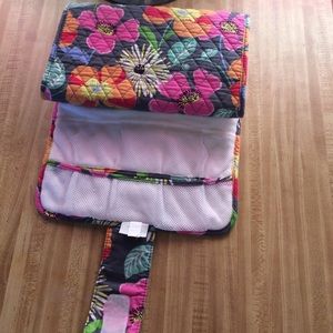 Vera Bradley, Multi Compartments Great for Travel